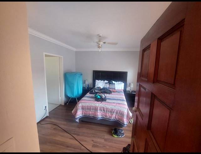 5 BEDROOM HOUSE FOR SALE IN GREENHILLS